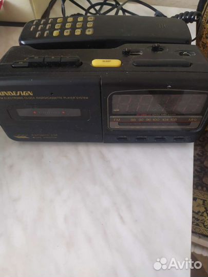 AM/FM Model 7569 Кассетник