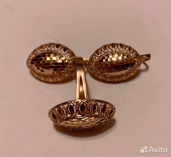 Золотые серьги и кольцо набор