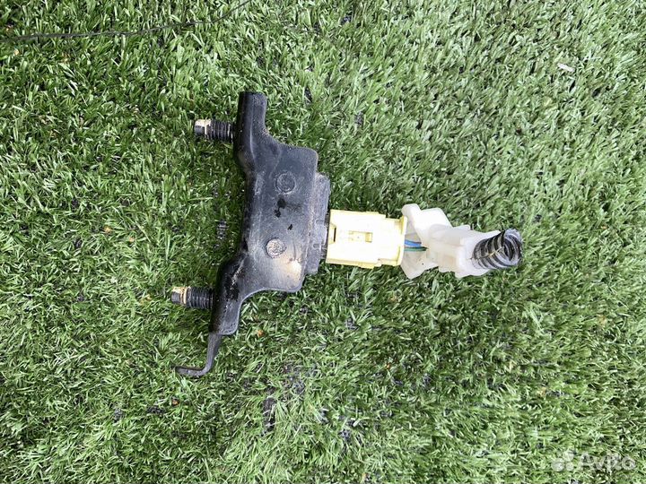 Датчик удара 98231SA050 Subaru Forester SG 98231SA050