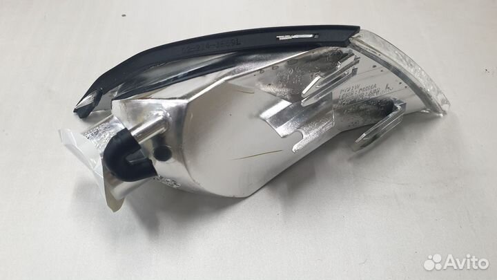 Указатель поворота передний левый Carisma