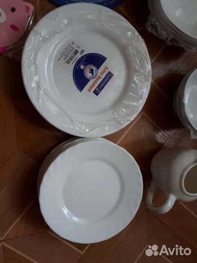 Тарелки белые люминак Молочник Все для чая