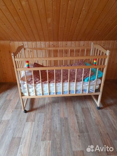 Детская кроватка