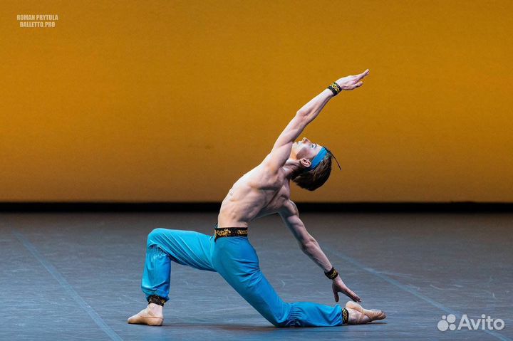 Педагог балета. Растяжка. Балетная гимнастка