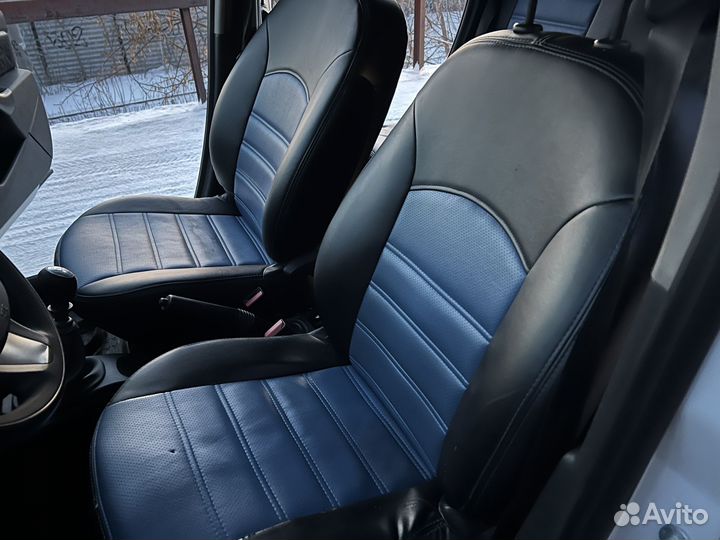 Автомобильные чехлы Renault Duster