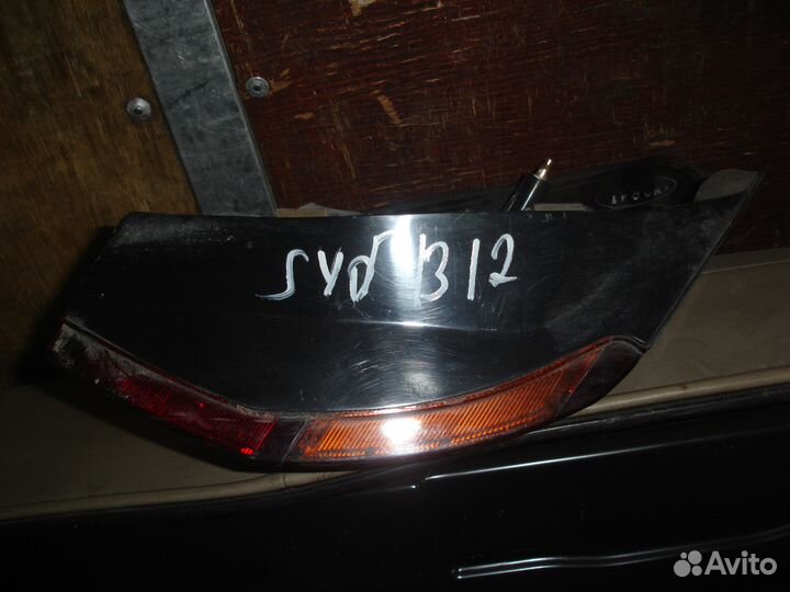 Фонарь задний прав Subaru Legacy Outback B12 98-03