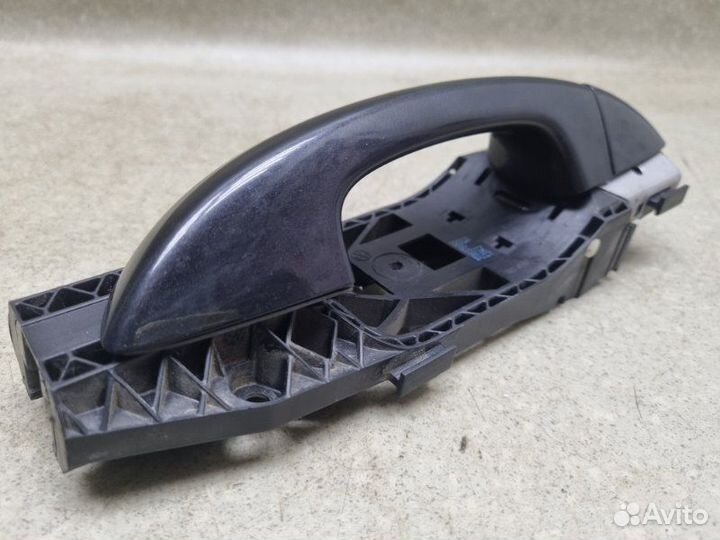 Ручка двери передней наружная правая Skoda Superb