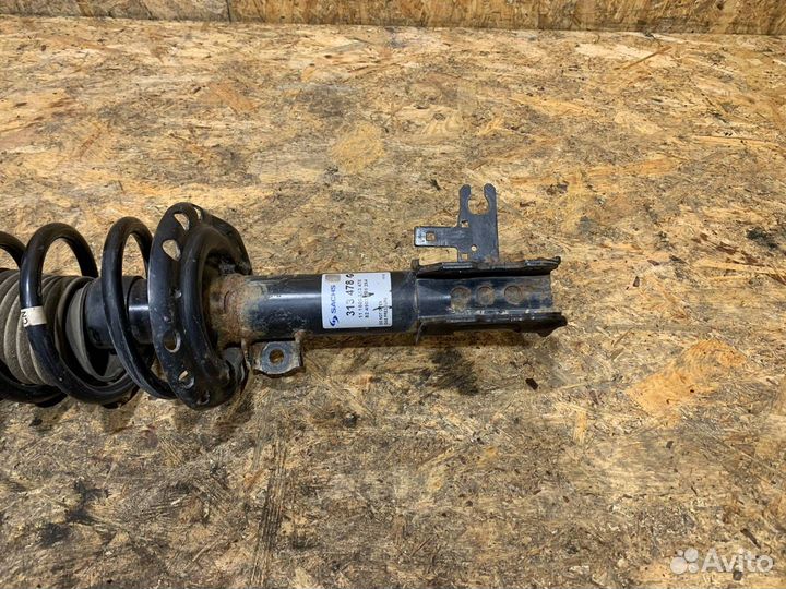 Стойка амортизатора передняя правая Opel Zafira