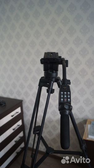 Профессиональный штатив для тяжелых видеокамер