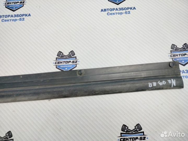 Уплотнитель двери передний правый Nissan Qashqai