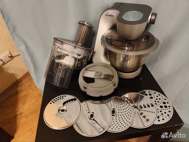 Кухонный комбайн Bosch MUM58365