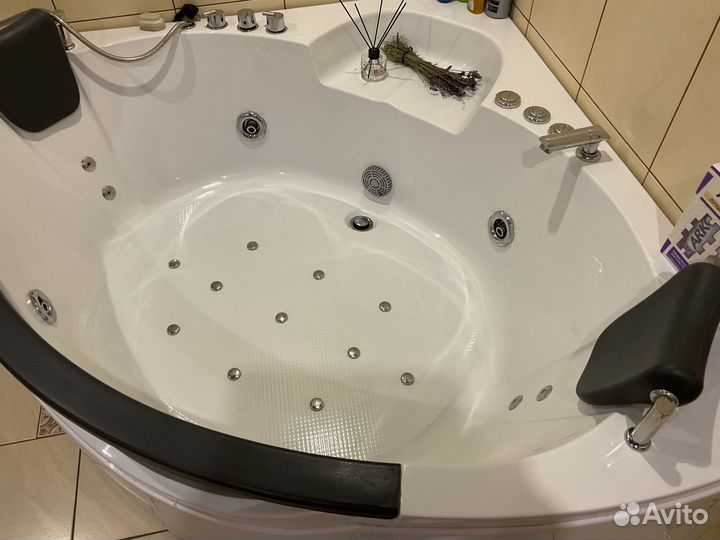 Ванна джакузи бу