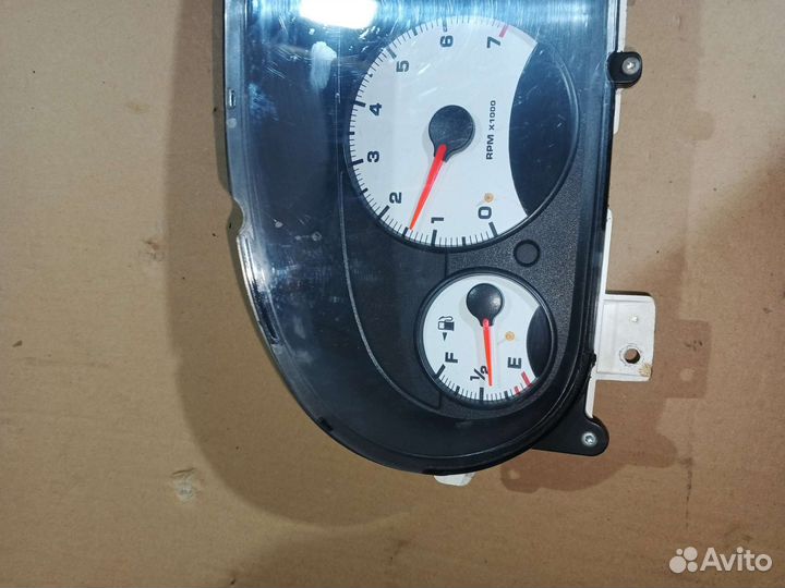 Панель приборов Dodge Stratus 2002г 2,7л