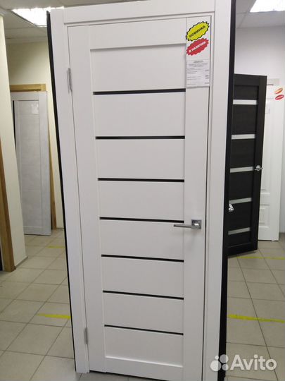 Двери межкомнатные белые. В наличии