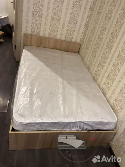 Кровать полутороспальная