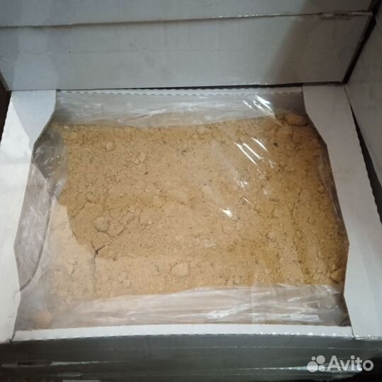 Корм для рыб (крошка печенья)