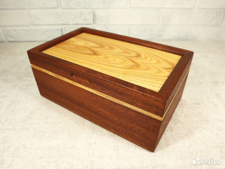 Шкатулка из сапели