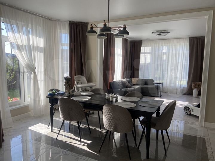 Дом 234 м² на участке 13,5 сот.