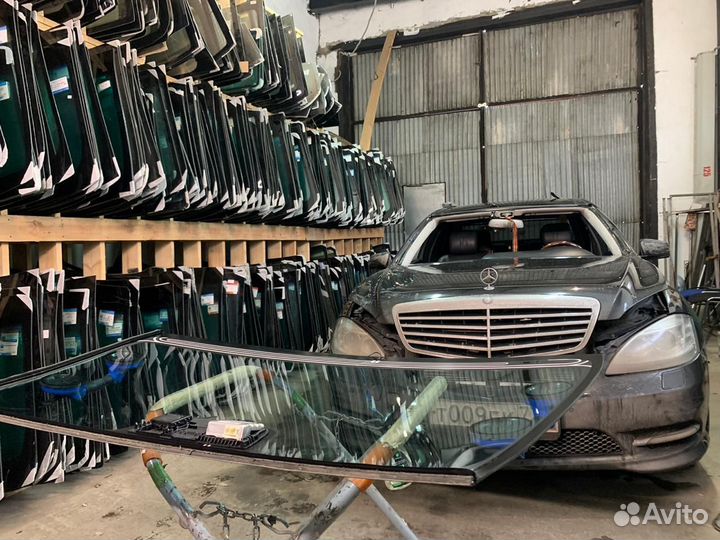 Лобовое стекло Mercedes w221 221