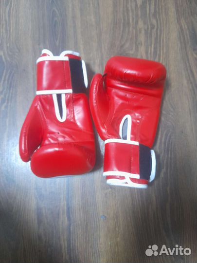 Боксерские перчатки