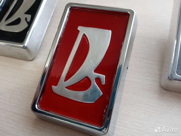 Коллекционный комплект эмблем ваз 2106(СССР)