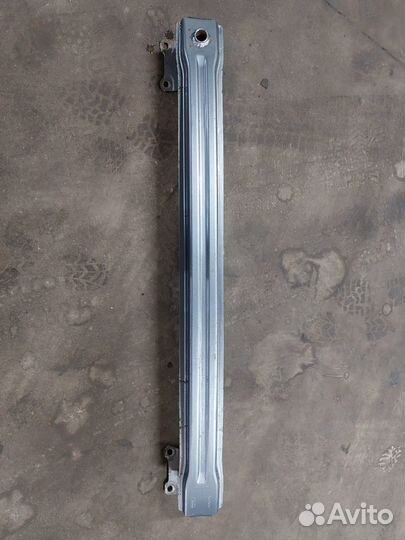 Усилитель заднего бампера Skoda Yeti (оригинал)