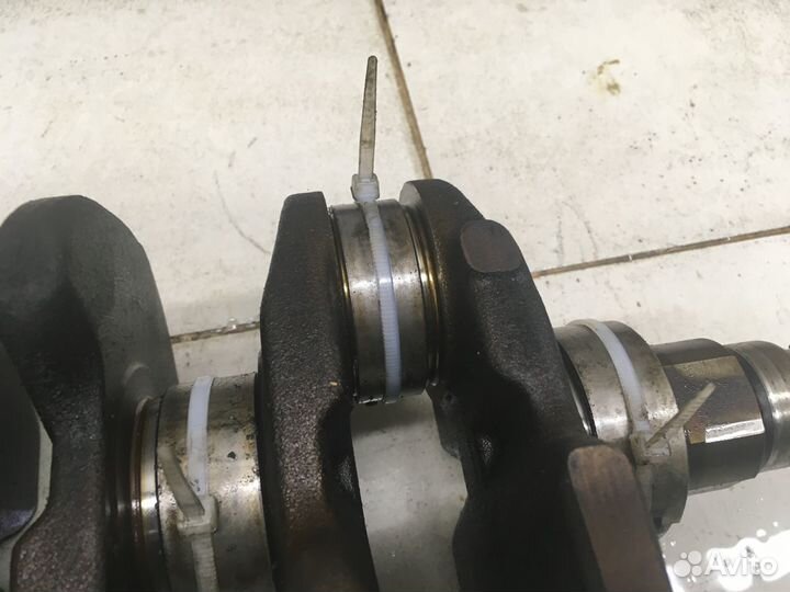 Коленвал Carina E 1992-1997