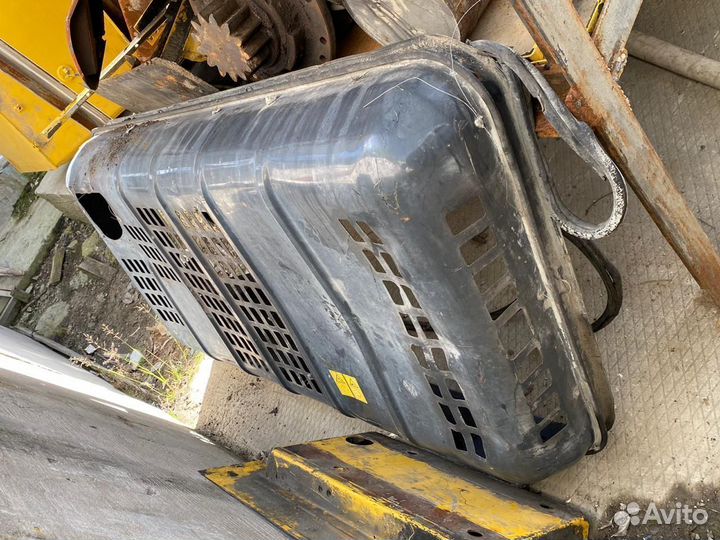 Капот Komatsu PC300-7