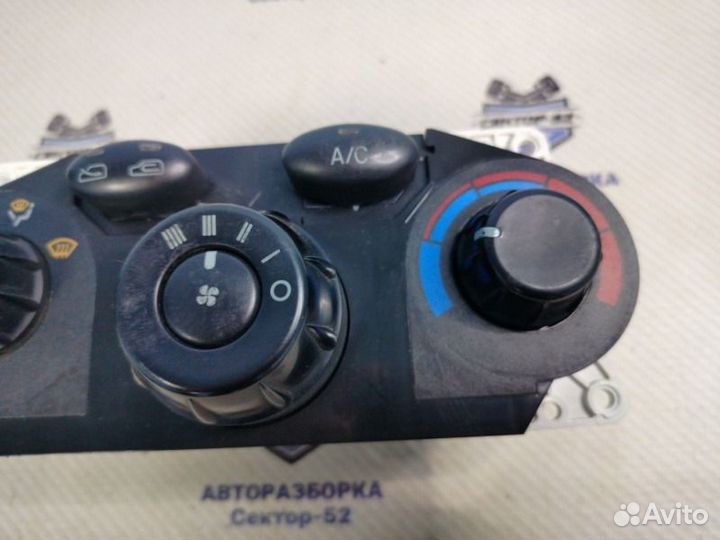 Блок управления отопителем Hyundai Santa Fe 1 SM