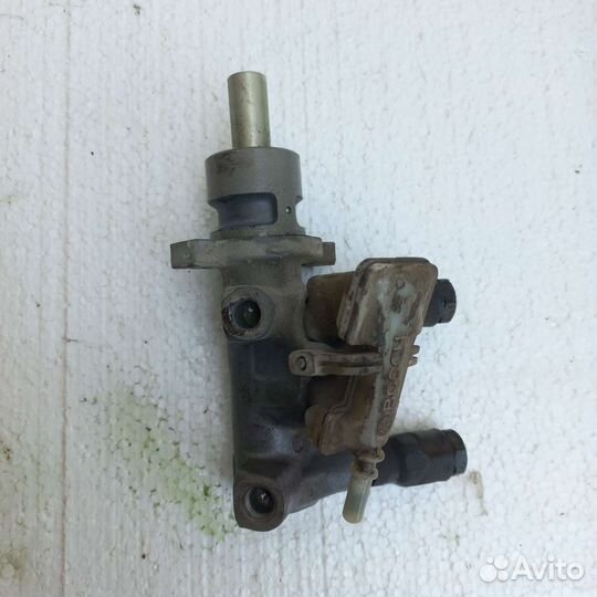 Цилиндр тормозной главный Ford Focus 1