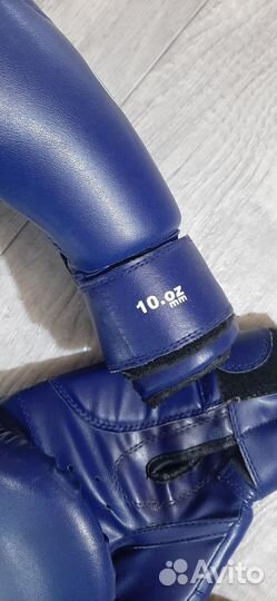 Боксерские перчатки 10 oz