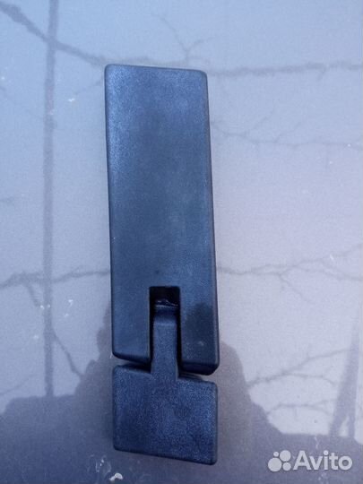 Накладка на петлю багажника Форд Куга 2008-2012