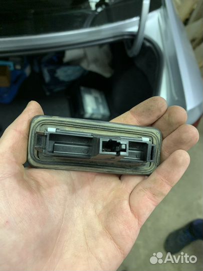 Кнопка крышки багажника vag