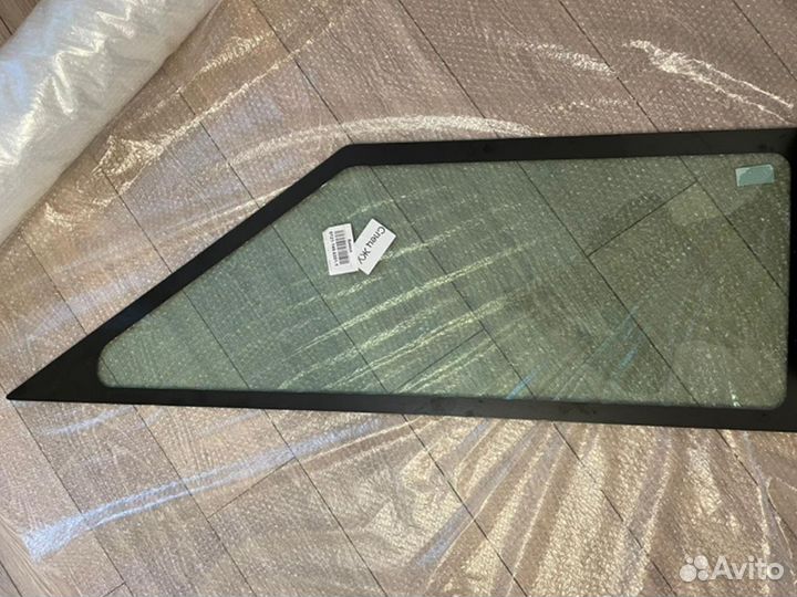 Стеклопакет 4х6х4 двери левое Komatsu