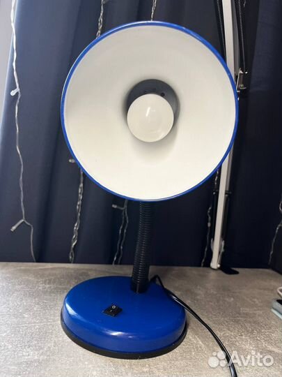 Настольная лампа