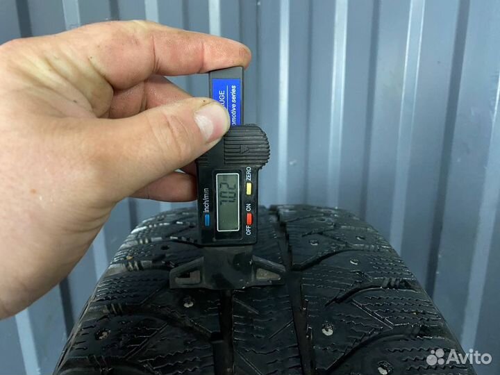 Bridgestone Ice Cruiser 7000 205/60 R16 92T