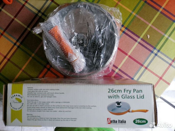 Сковорода с крышкой новая 26 см
