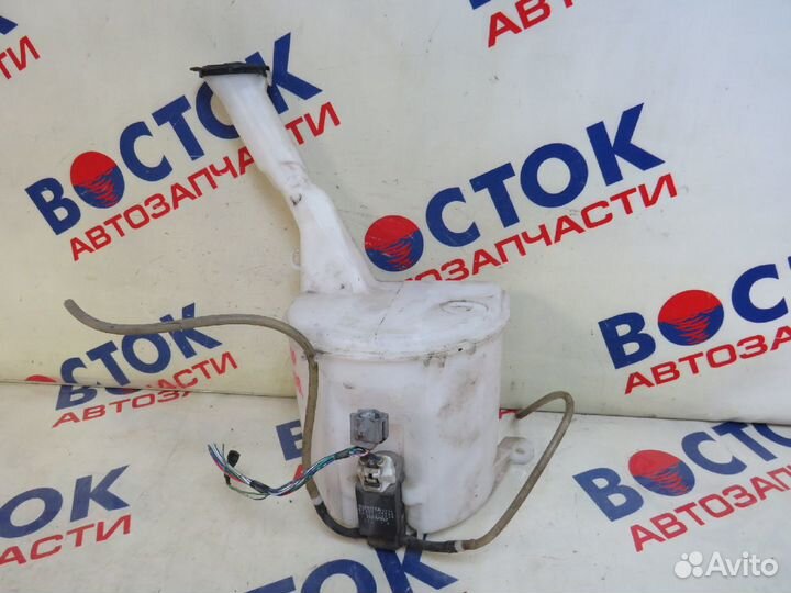Бачок омывателя toyota porte NNP10, NNP11, NNP15