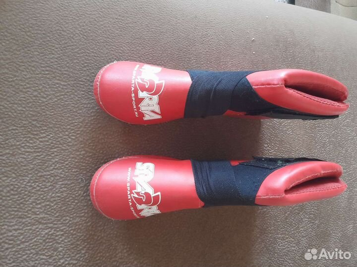 Перчатки,футы,щетки для голени