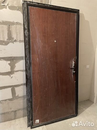 Металлическая дверь бу