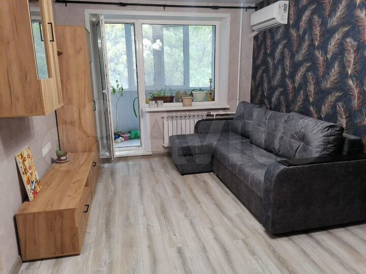 Доля в 2-к. квартире, 51 м², 2/12 эт.