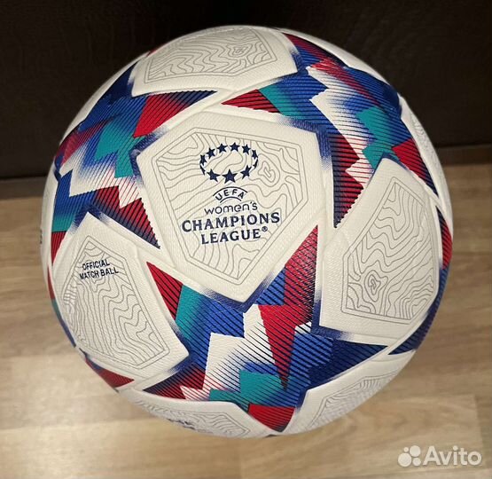 Футбольный мяч adidas