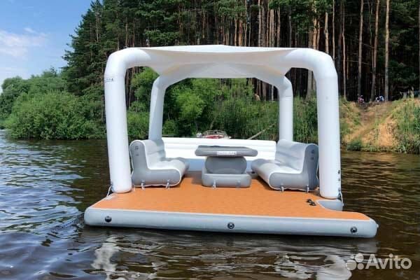 Надувной плот для отдыха на воде