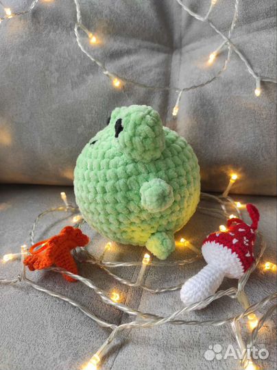 Вязаная лягушка