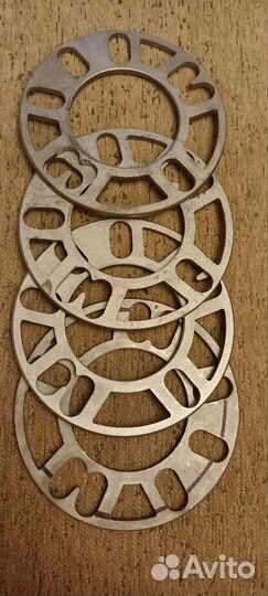 Проставка диска колеса и болты