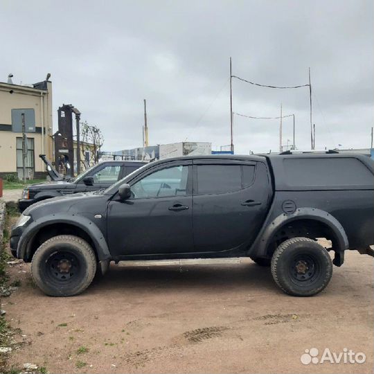 Расширители арок Митсубиси Л200