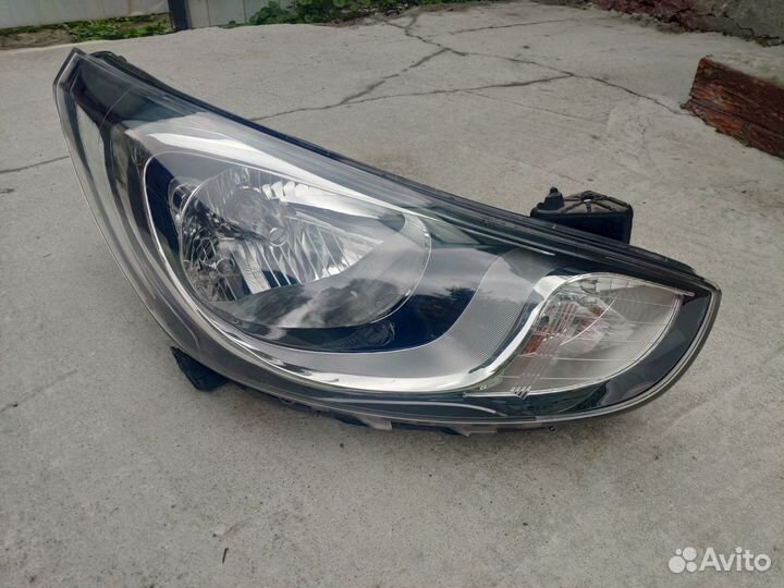 Hyundai Solaris 2010 – 2014 фара правая, оригинал