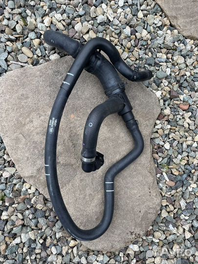 Патрубок нижний Range Rover Vogue 3.6tdiv8