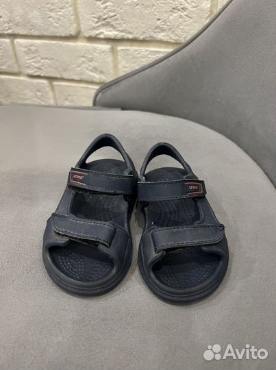 Сандали crocs