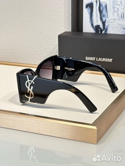 Солнцезащитные очки YSL