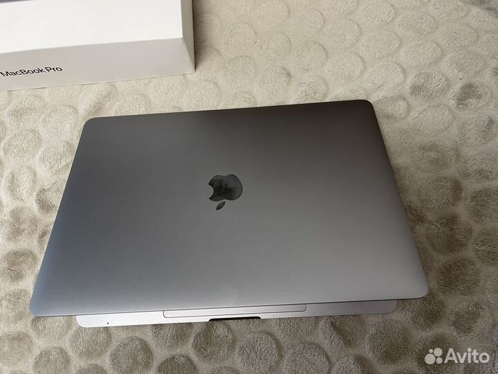 Macbook Pro 13 2019 i5/2.4ghz/8gb/256gb